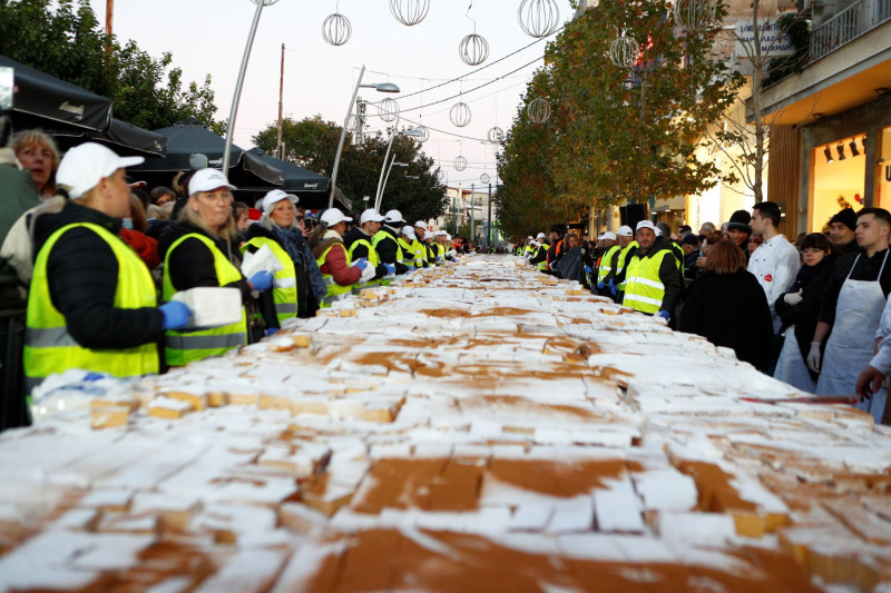 Η Μεγαλύτερη βασιλόπιτα στο Περιστέρι